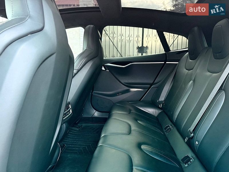 Лифтбек Tesla Model S 2016 в Одессе