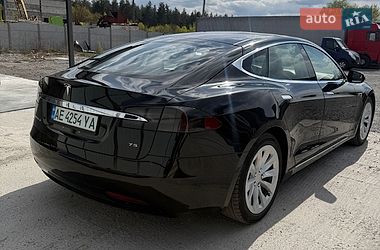 Лифтбек Tesla Model S 2016 в Каменском