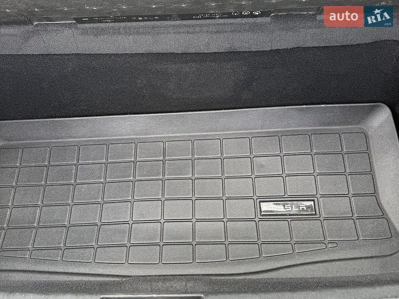 Лифтбек Tesla Model S 2016 в Каменском
