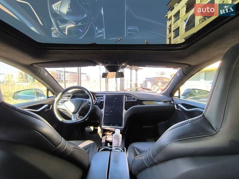 Ліфтбек Tesla Model S 2016 в Одесі