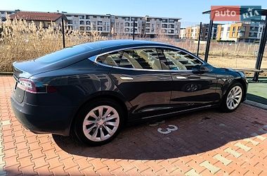 Ліфтбек Tesla Model S 2016 в Одесі
