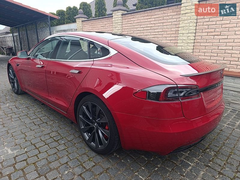 Лифтбек Tesla Model S 2019 в Житомире