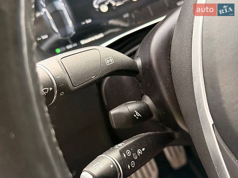 Ліфтбек Tesla Model S 2015 в Києві