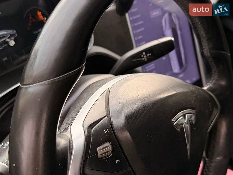 Ліфтбек Tesla Model S 2015 в Києві