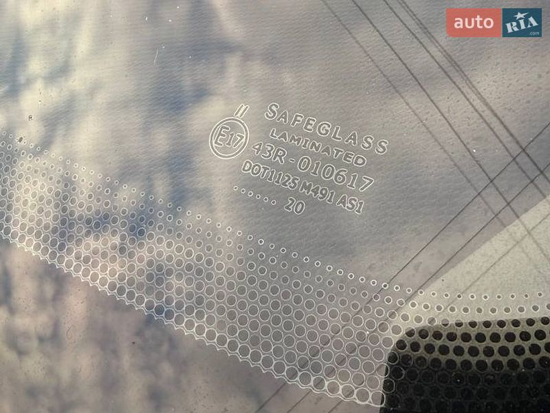 Лифтбек Tesla Model S 2015 в Киеве