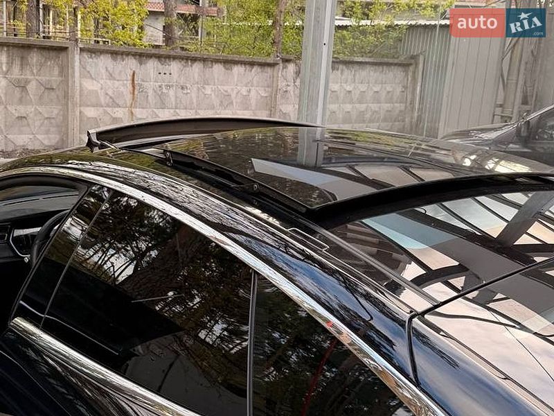 Ліфтбек Tesla Model S 2015 в Києві