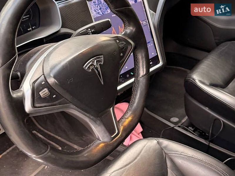 Ліфтбек Tesla Model S 2015 в Києві