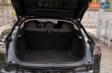 Лифтбек Tesla Model S 2015 в Киеве