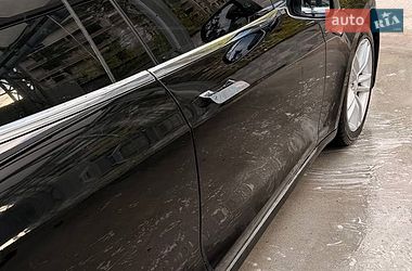 Лифтбек Tesla Model S 2015 в Киеве