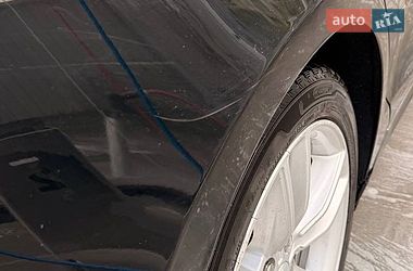 Ліфтбек Tesla Model S 2015 в Києві