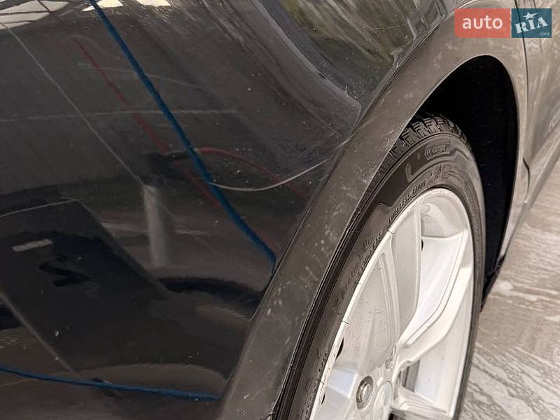 Ліфтбек Tesla Model S 2015 в Києві
