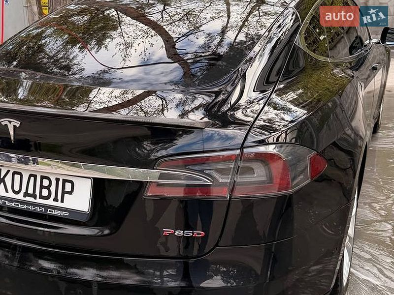 Ліфтбек Tesla Model S 2015 в Києві