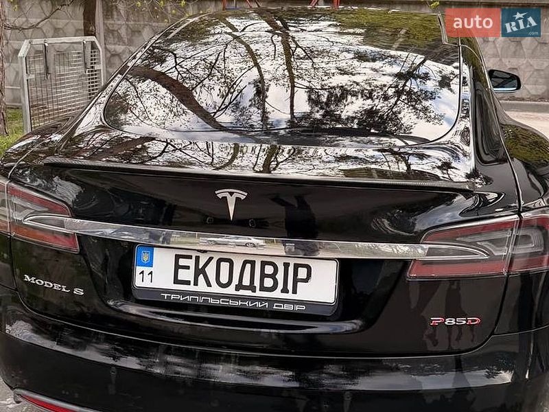 Ліфтбек Tesla Model S 2015 в Києві