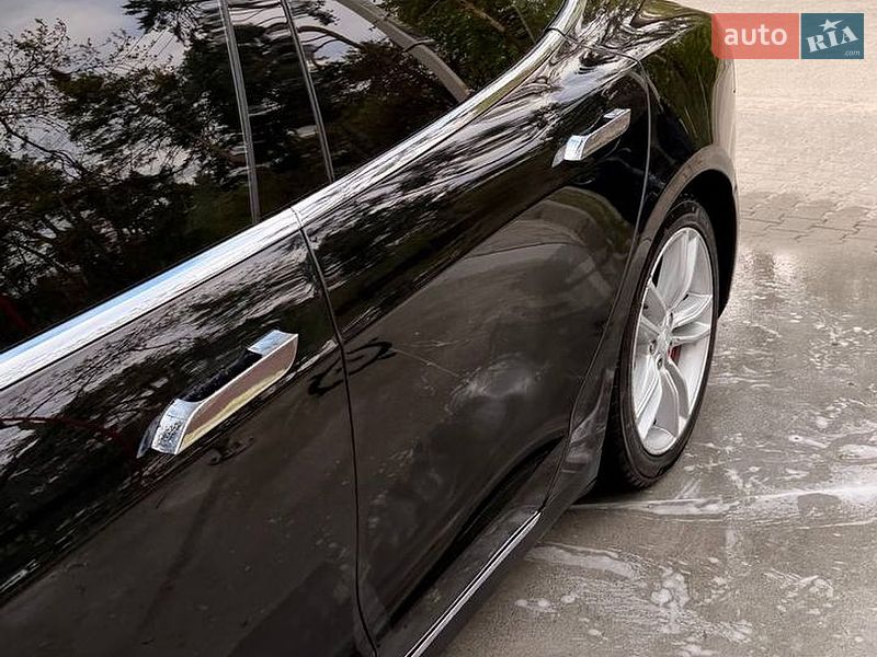 Ліфтбек Tesla Model S 2015 в Києві