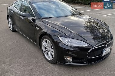 Лифтбек Tesla Model S 2015 в Броварах