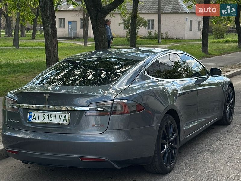Лифтбек Tesla Model S 2013 в Киеве