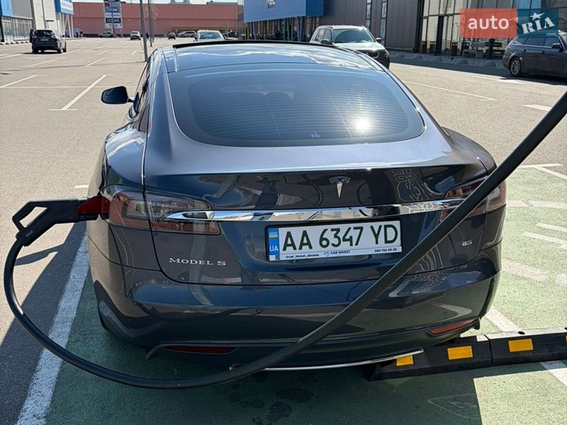 Лифтбек Tesla Model S 2014 в Киеве