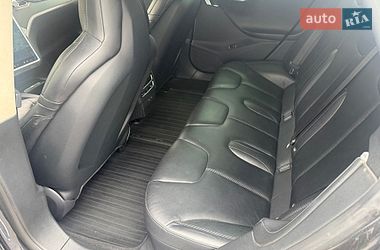 Ліфтбек Tesla Model S 2015 в Чернівцях
