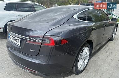 Ліфтбек Tesla Model S 2015 в Чернівцях