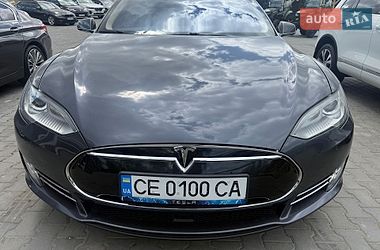 Ліфтбек Tesla Model S 2015 в Чернівцях