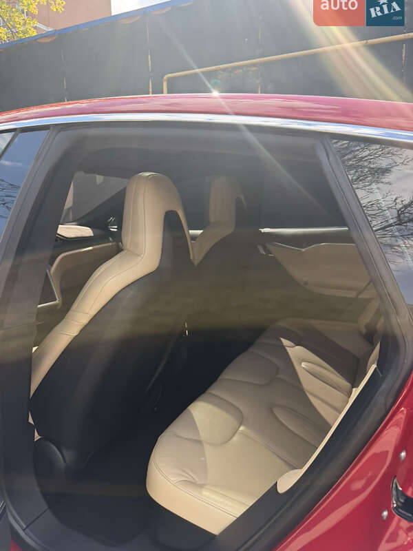 Лифтбек Tesla Model S 2016 в Харькове