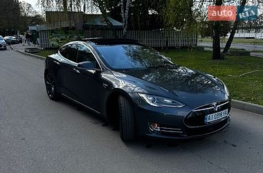 Ліфтбек Tesla Model S 2016 в Харкові