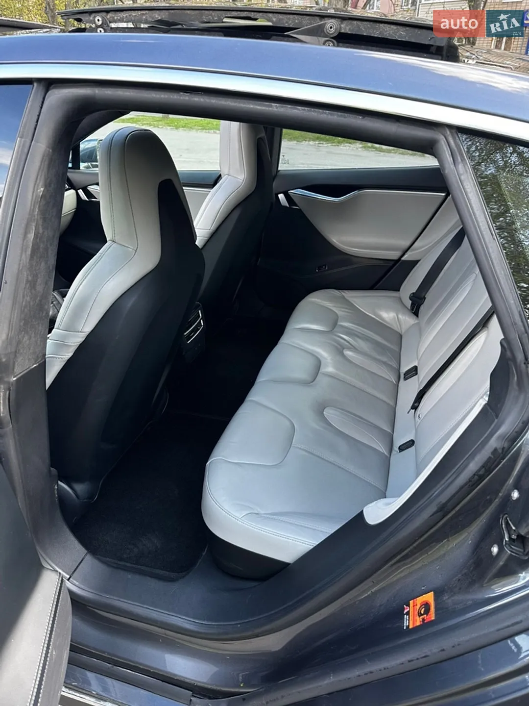 2016 Tesla Model S - мініатюра 8