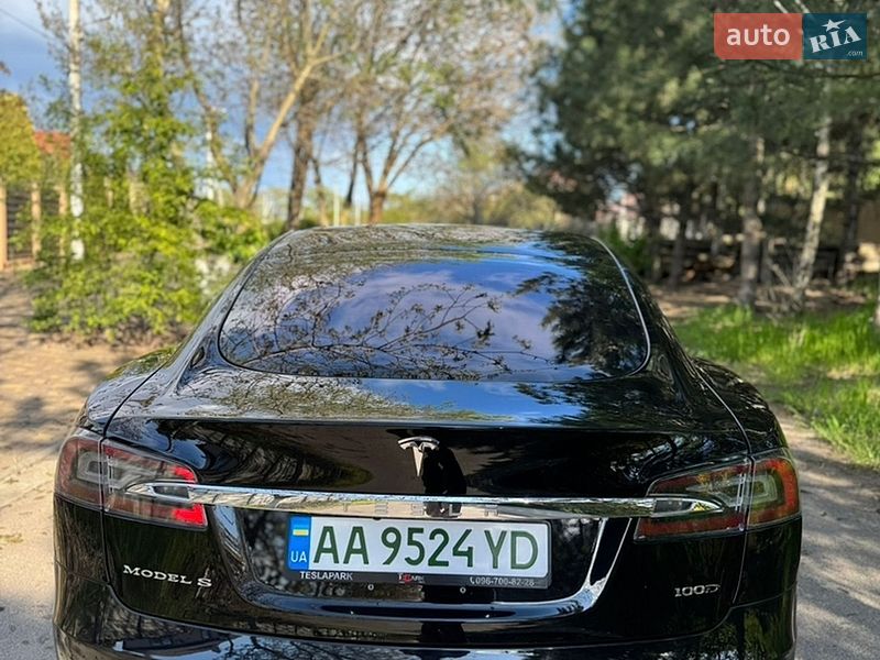 Ліфтбек Tesla Model S 2018 в Одесі