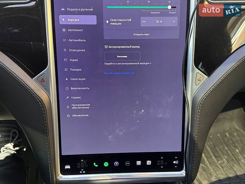Лифтбек Tesla Model S 2015 в Львове