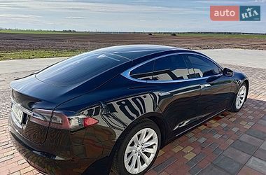 Лифтбек Tesla Model S 2017 в Киеве
