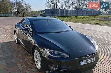Лифтбек Tesla Model S 2017 в Киеве