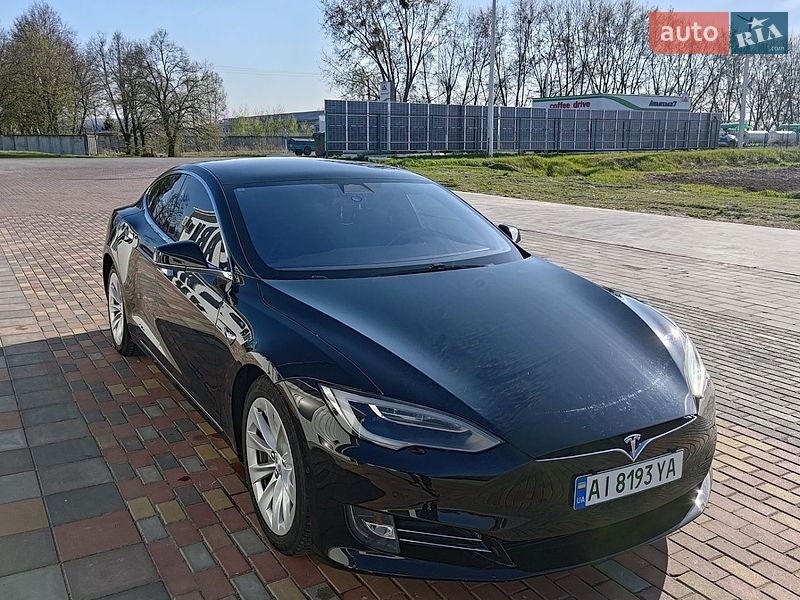 Лифтбек Tesla Model S 2017 в Киеве