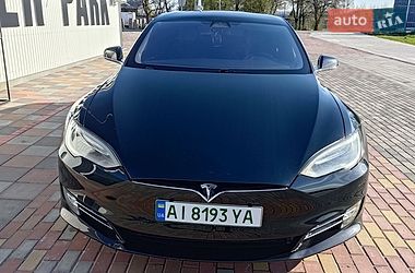 Лифтбек Tesla Model S 2017 в Киеве