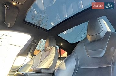 Лифтбек Tesla Model S 2016 в Ровно