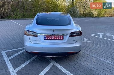 Ліфтбек Tesla Model S 2015 в Києві