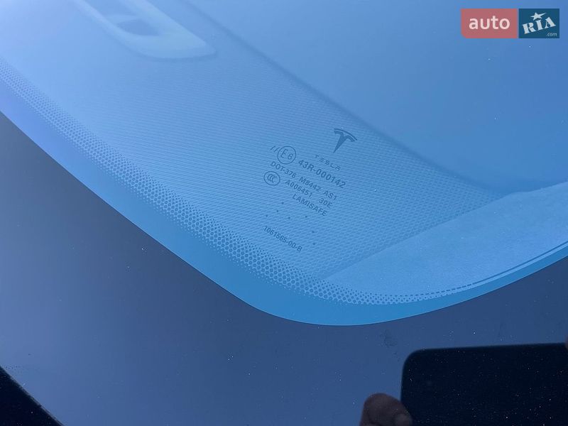 Ліфтбек Tesla Model S 2015 в Києві