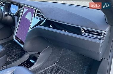 Ліфтбек Tesla Model S 2015 в Києві