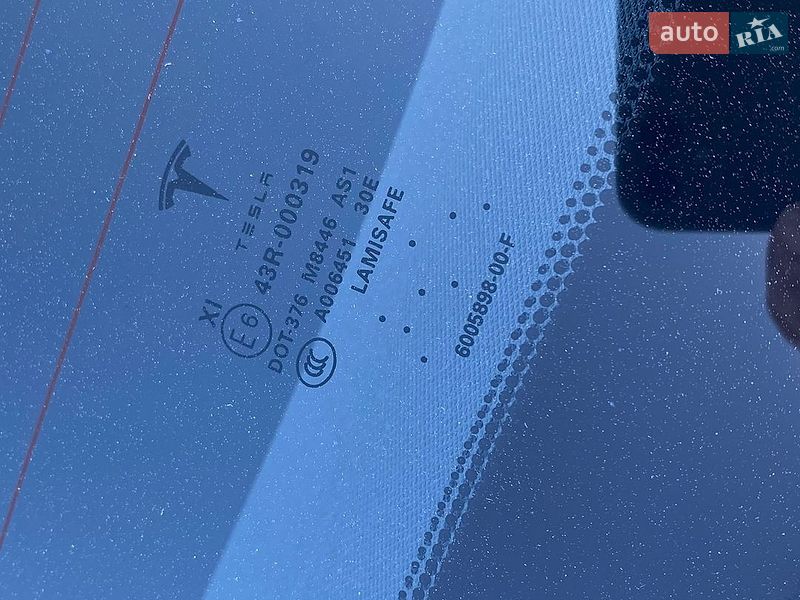 Ліфтбек Tesla Model S 2015 в Києві