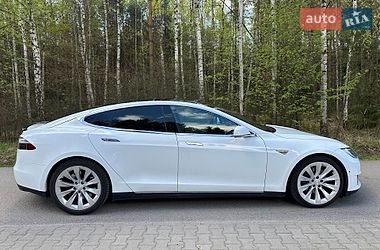 Ліфтбек Tesla Model S 2015 в Києві