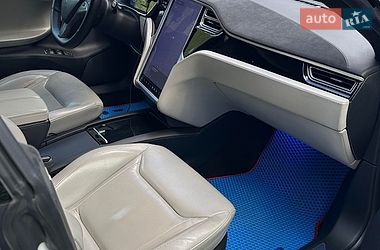 Ліфтбек Tesla Model S 2015 в Києві