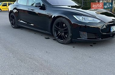 Лифтбек Tesla Model S 2015 в Львове