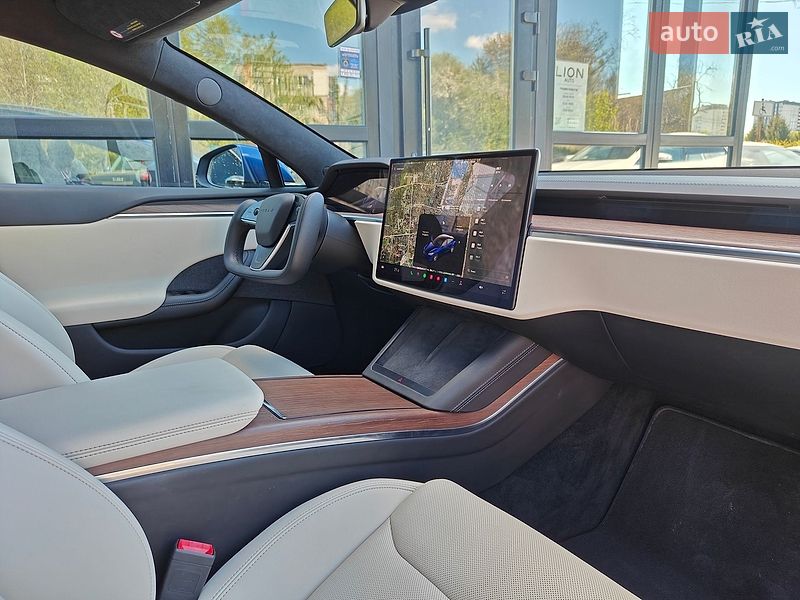 Лифтбек Tesla Model S 2021 в Львове