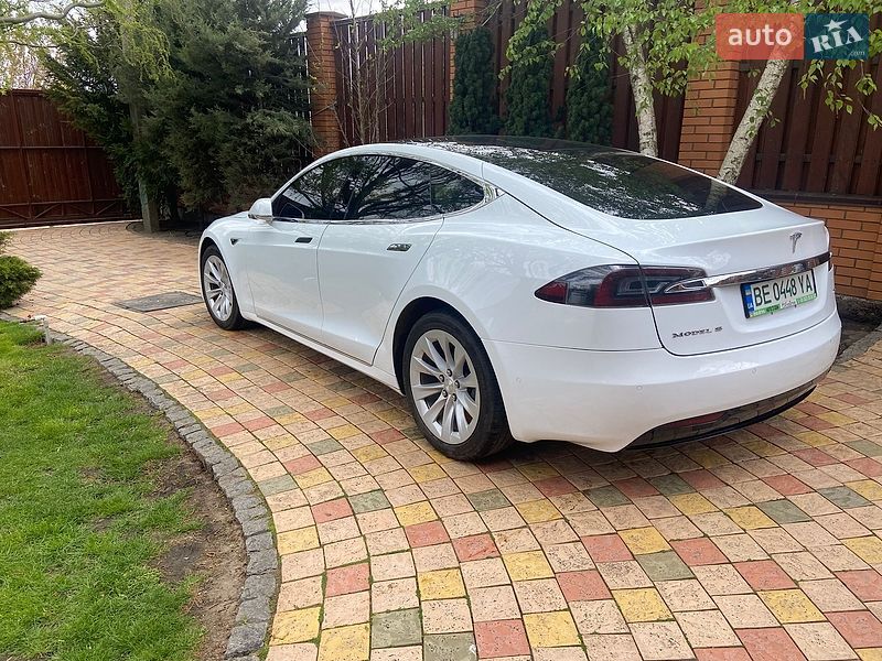 Ліфтбек Tesla Model S 2016 в Миколаєві