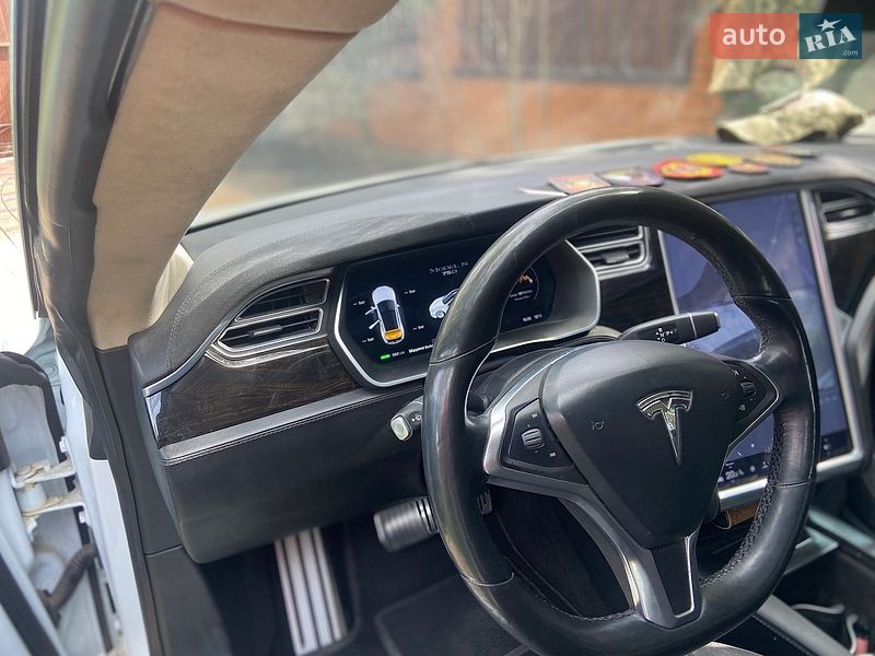 Ліфтбек Tesla Model S 2016 в Миколаєві