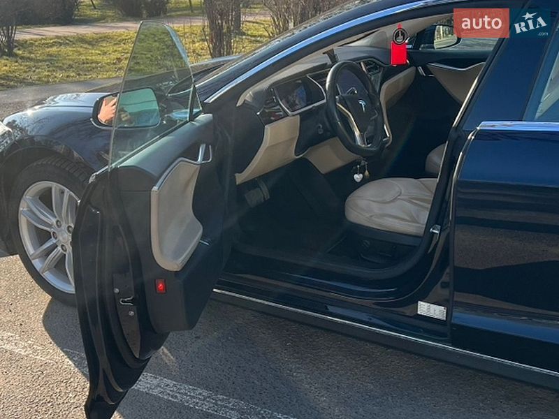 Лифтбек Tesla Model S 2013 в Одессе