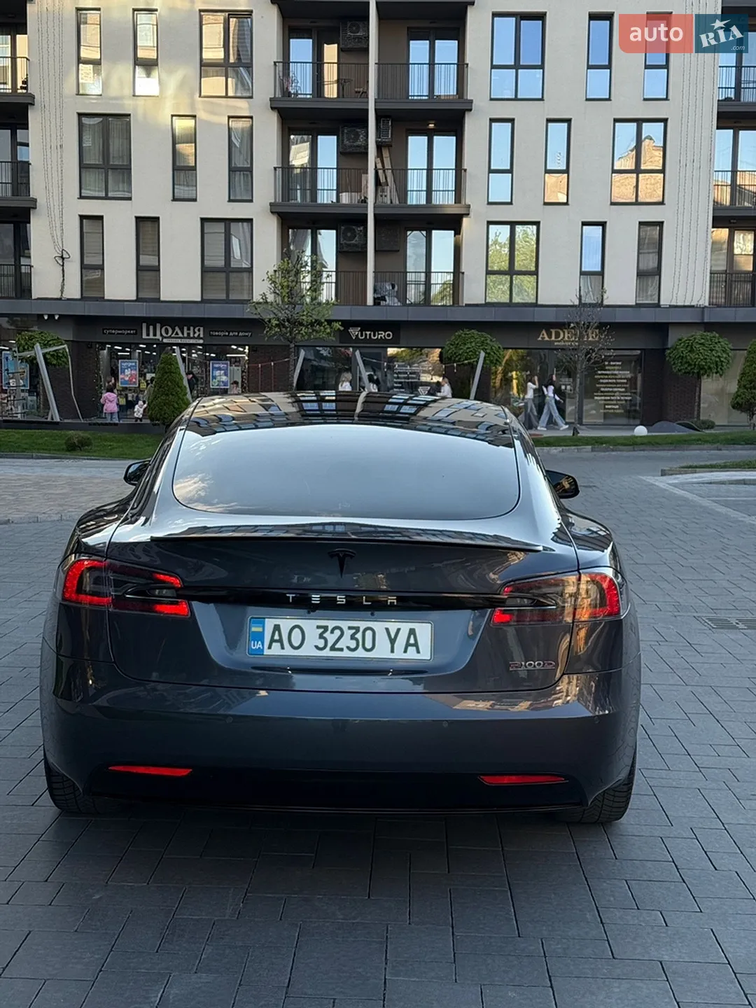 2019 Tesla Model S - мініатюра 9