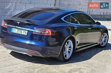 Ліфтбек Tesla Model S 2013 в Чернівцях