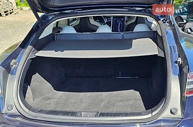 Ліфтбек Tesla Model S 2013 в Чернівцях