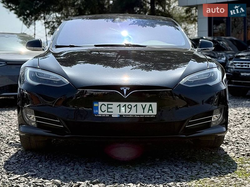 Ліфтбек Tesla Model S 2018 в Чернівцях