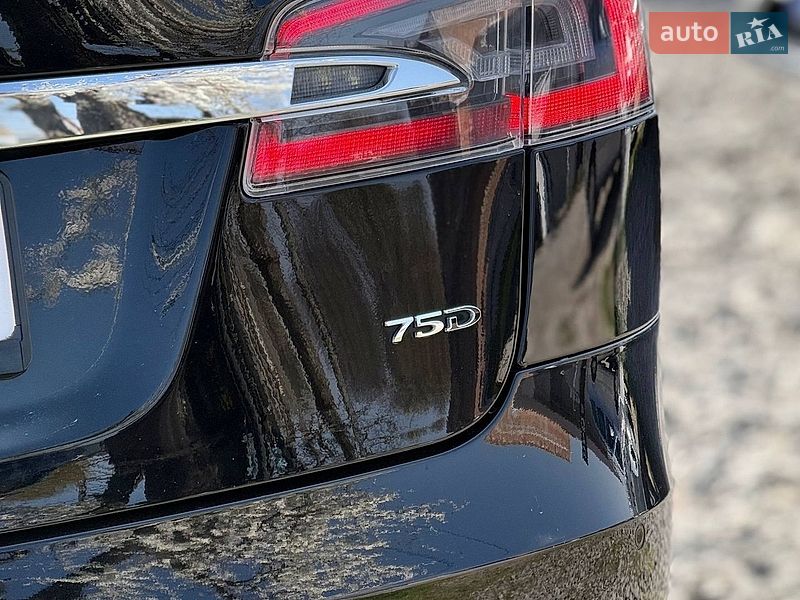 Ліфтбек Tesla Model S 2018 в Чернівцях